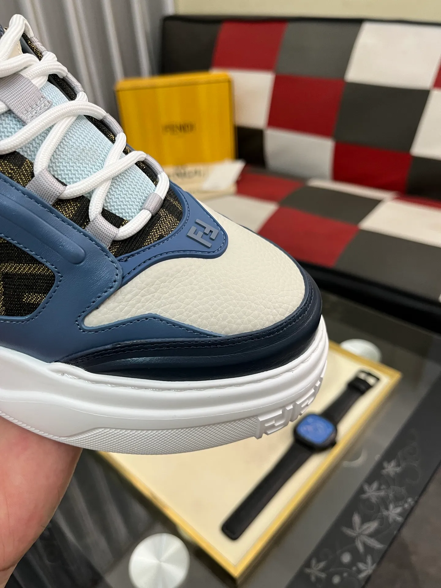 Men's Men's Shoes 💰680⌚️⌚️(Higher version) [Fendi] Fendi's latest casual shoes for men! Available at counters simultaneously! A one-to-one replica of the original. Made entirely of imported top-grain calfskin, the interior is made of top-grain water-dyed cowhide, and the original factory-supplied rubber outsole. Leading new fashion concepts. Matching code: 38-44. 45 can be customized and non-returnable!